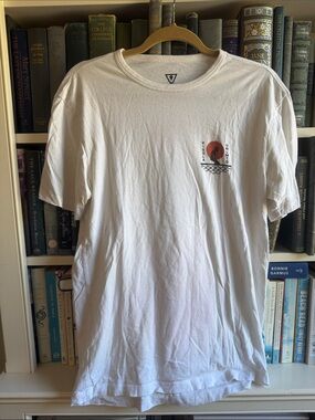 VISSLA White Short-Sleeve Surfer Graphic T Shirt